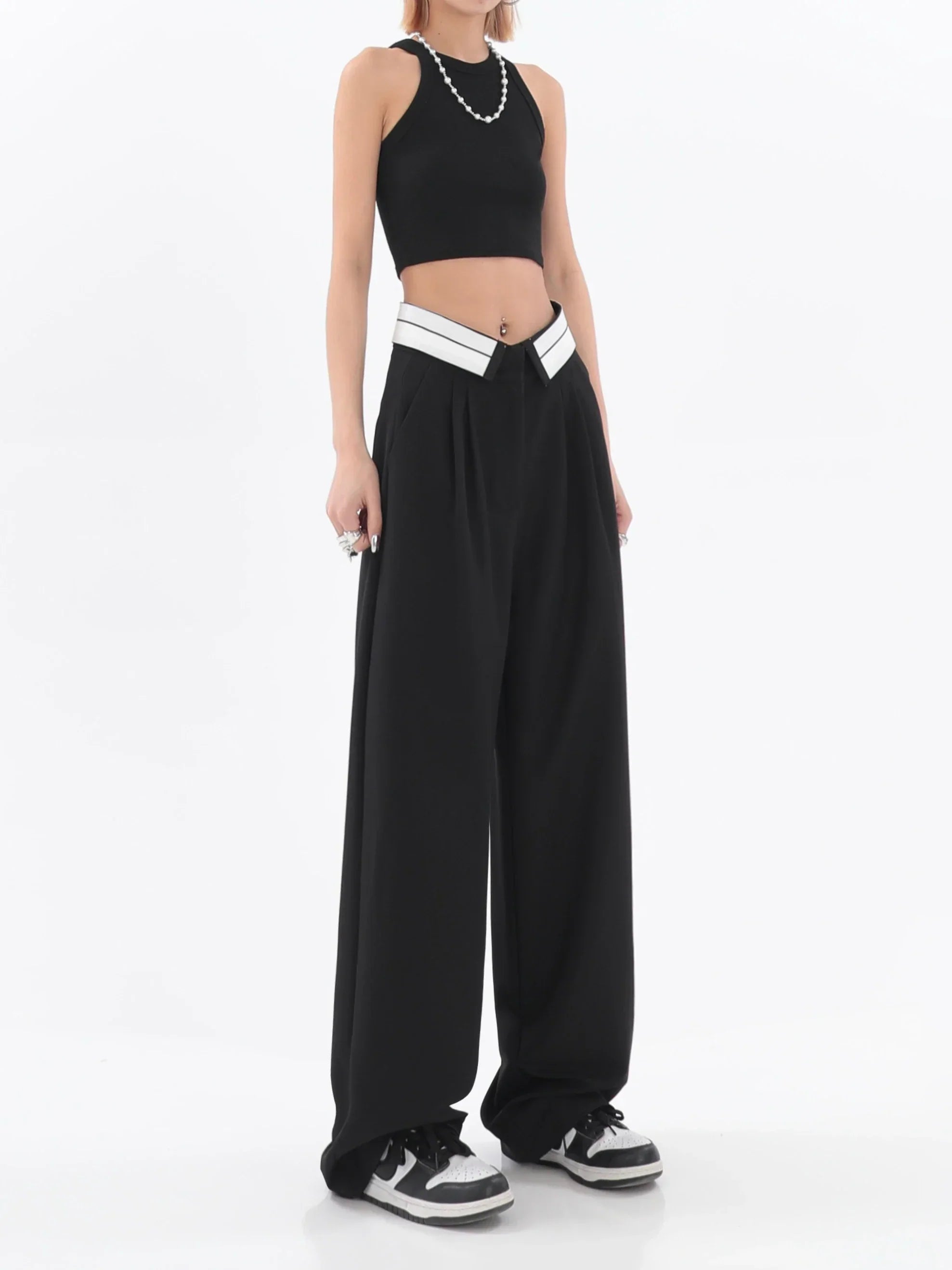 Pantaloni ampi a vita alta