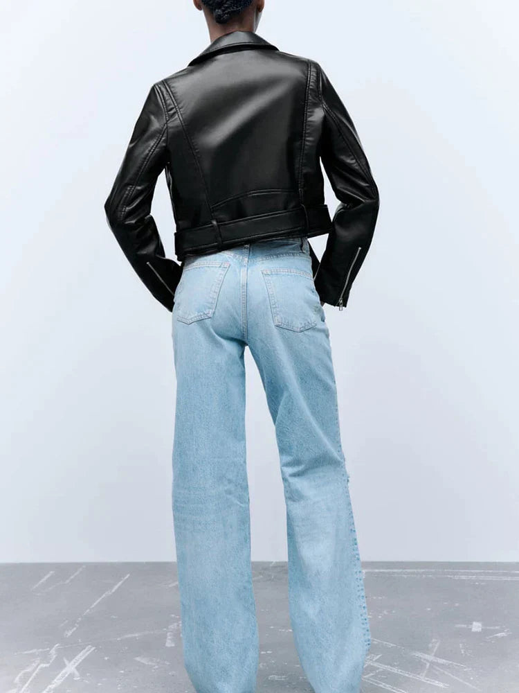 Giacca corta leggera in pelle nera da donna