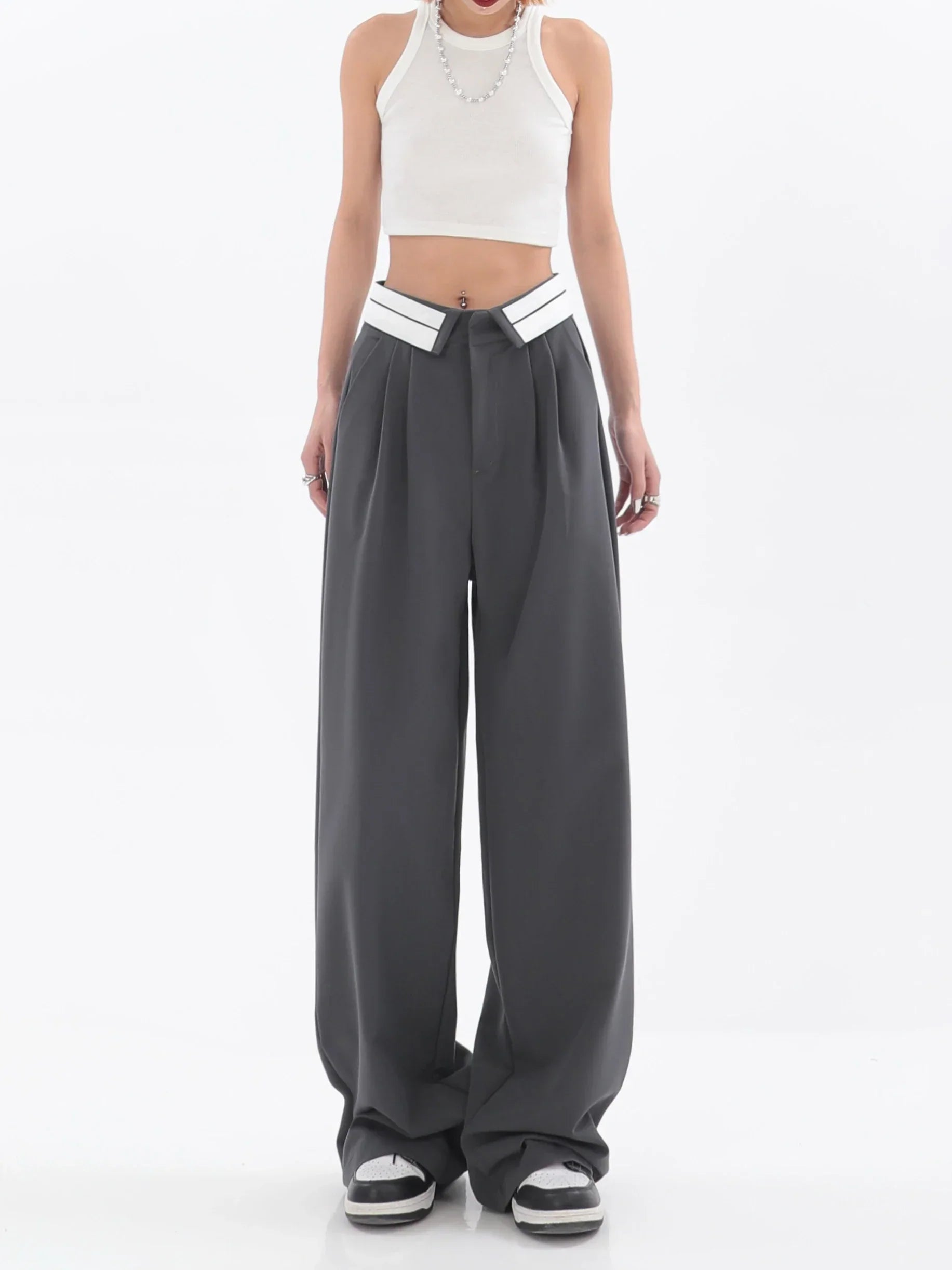 Pantaloni ampi a vita alta