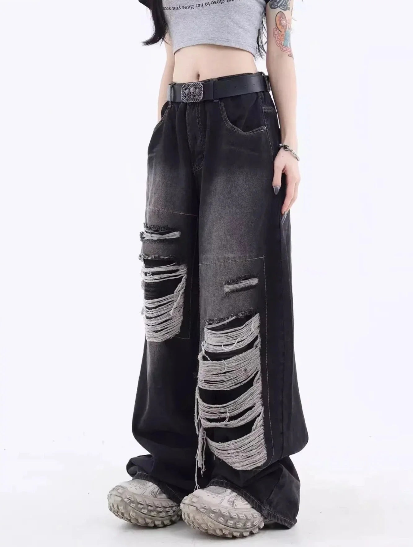 Jeans larghi strappati