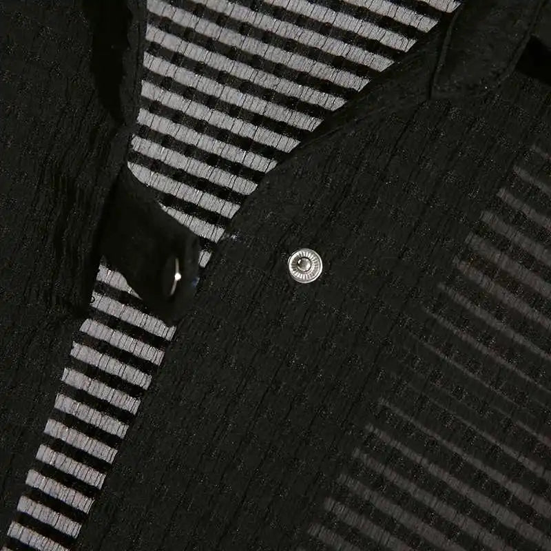 Camicia rigata con maniche lunghe e revers