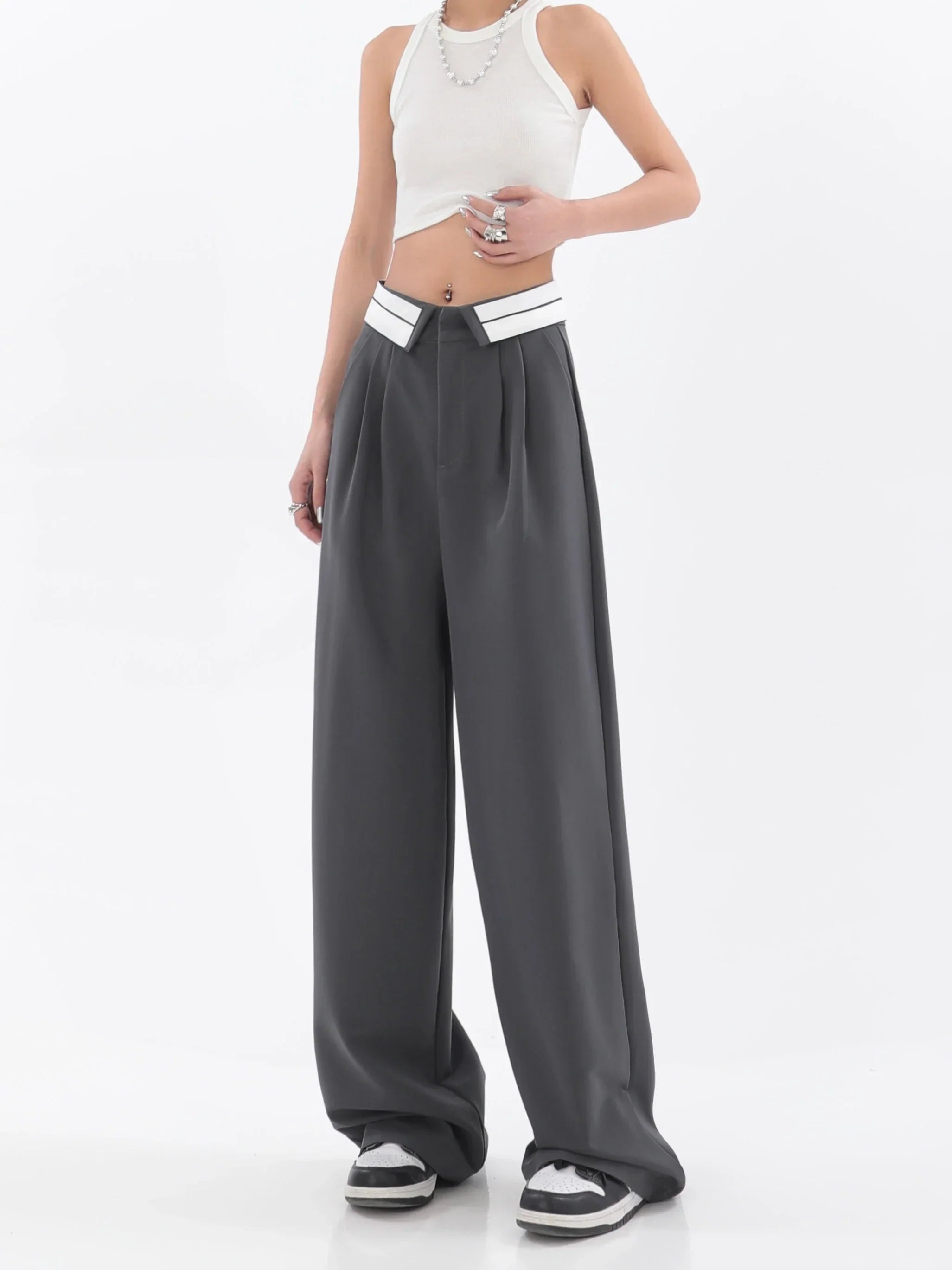 Pantaloni ampi a vita alta