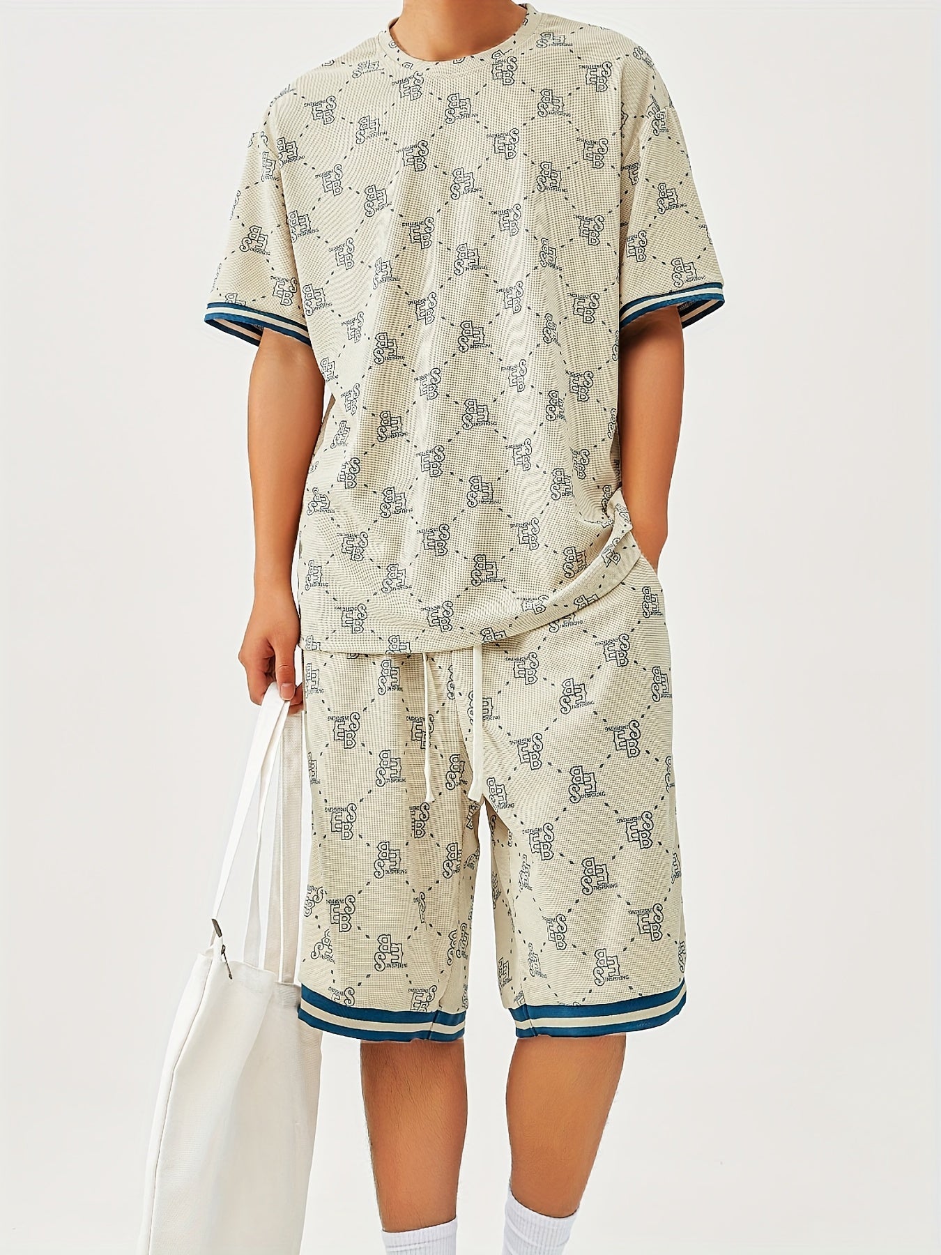 T-shirt e pantaloncini con stampa motivo lettere