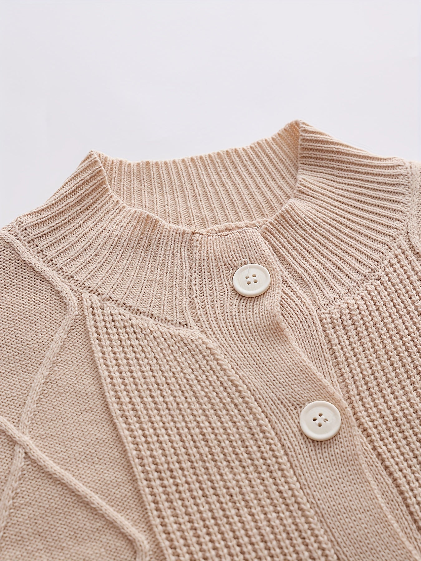 Elegante cardigan alto elasticizzato in beige