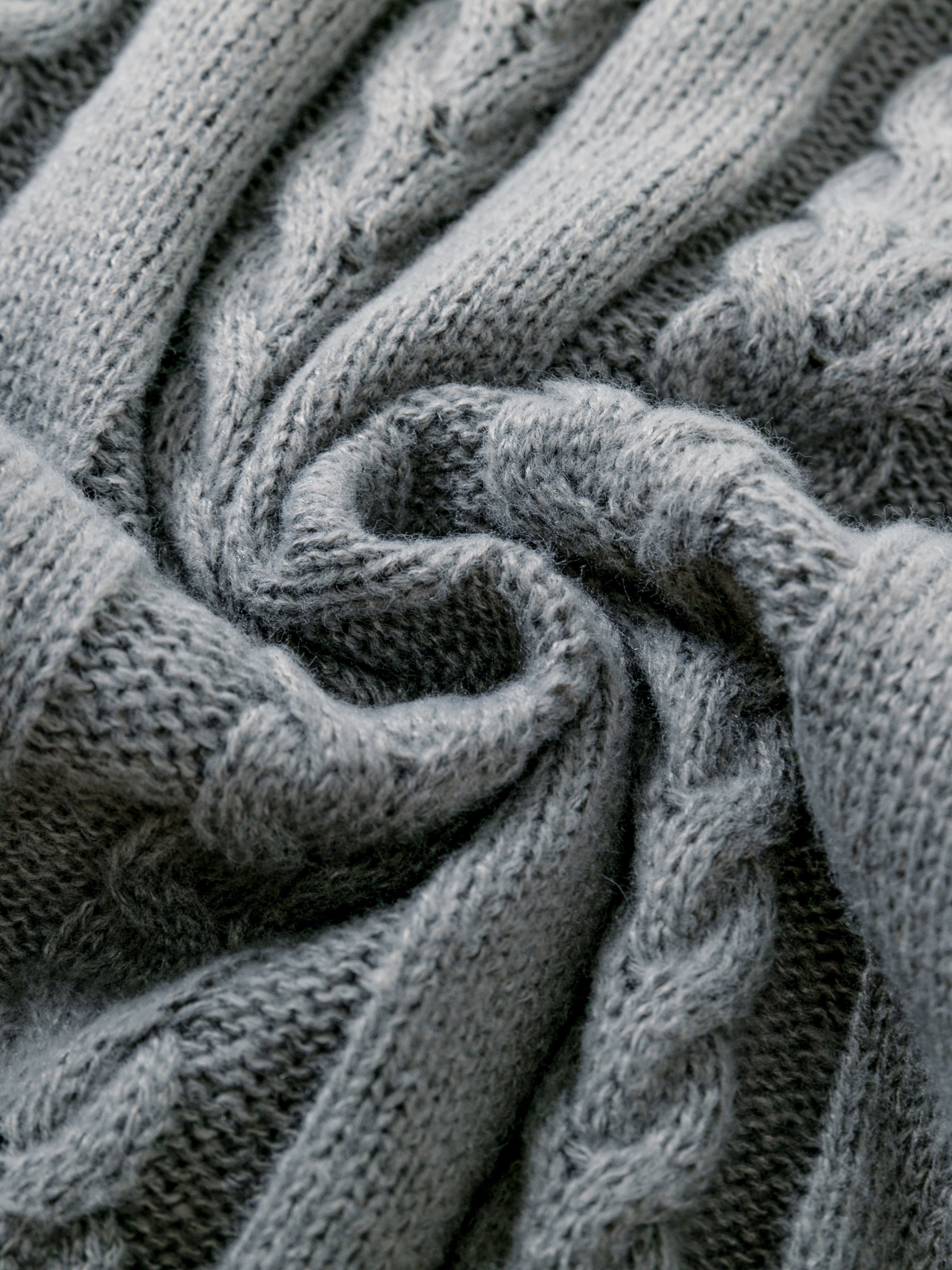 Maglione grigio lavorato a maglia con elasticit? media da uomo