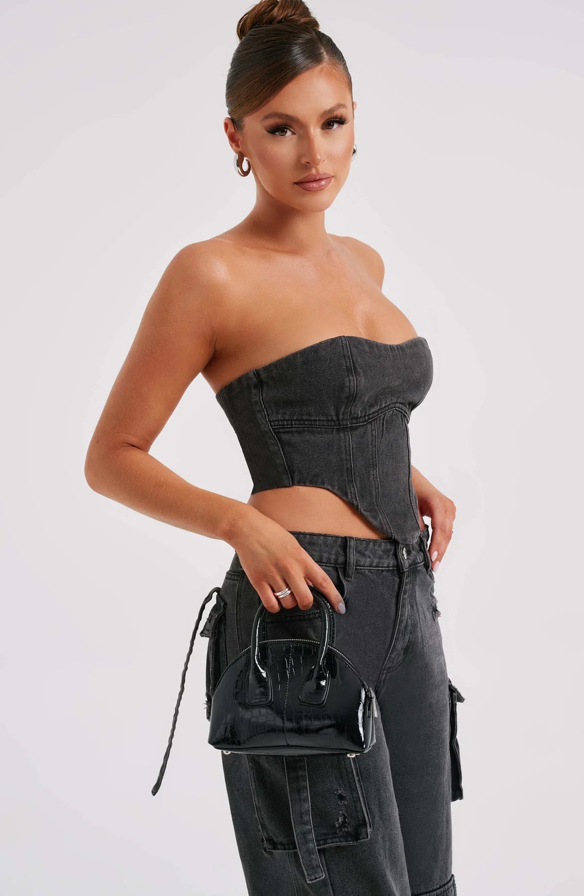 Set corsetto in denim e pantaloni cargo