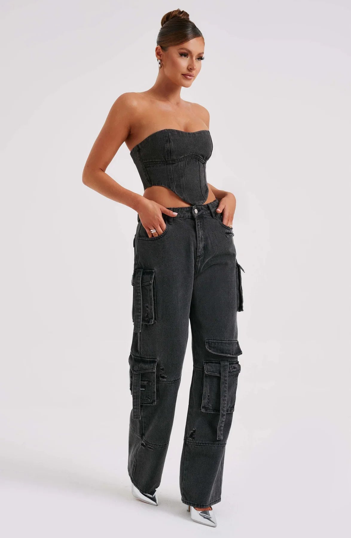 Set corsetto in denim e pantaloni cargo