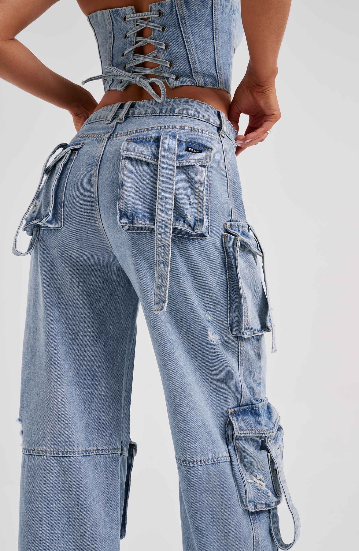 Set corsetto in denim e pantaloni cargo