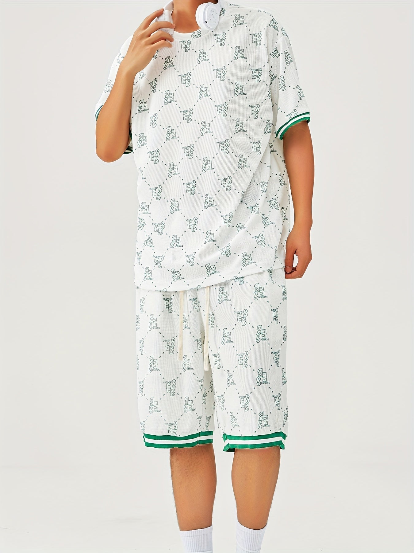 T-shirt e pantaloncini con stampa motivo lettere