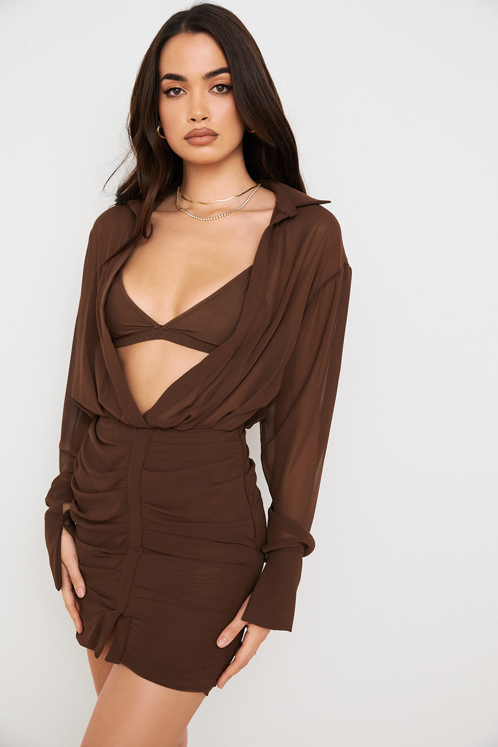 Vestito chemisier e bralette in chiffon color cioccolato