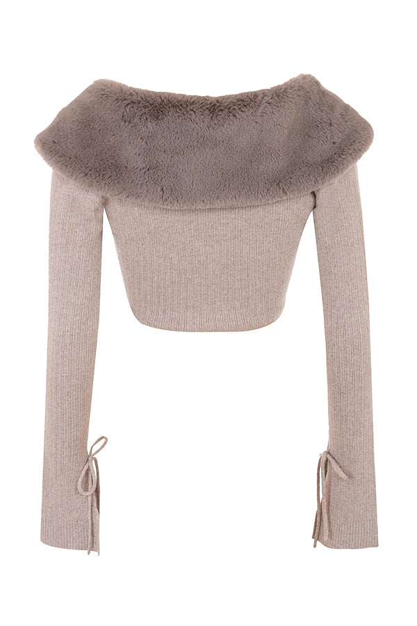 Cardigan beige in cashmere con gonna midi in maglia color cammello