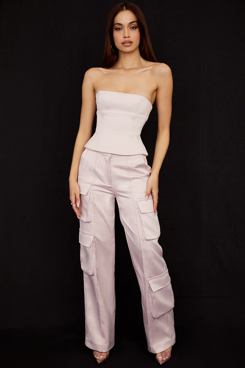 Pantaloni cargo con corsetto a gamba dritta senza spalline in raso di cristallo