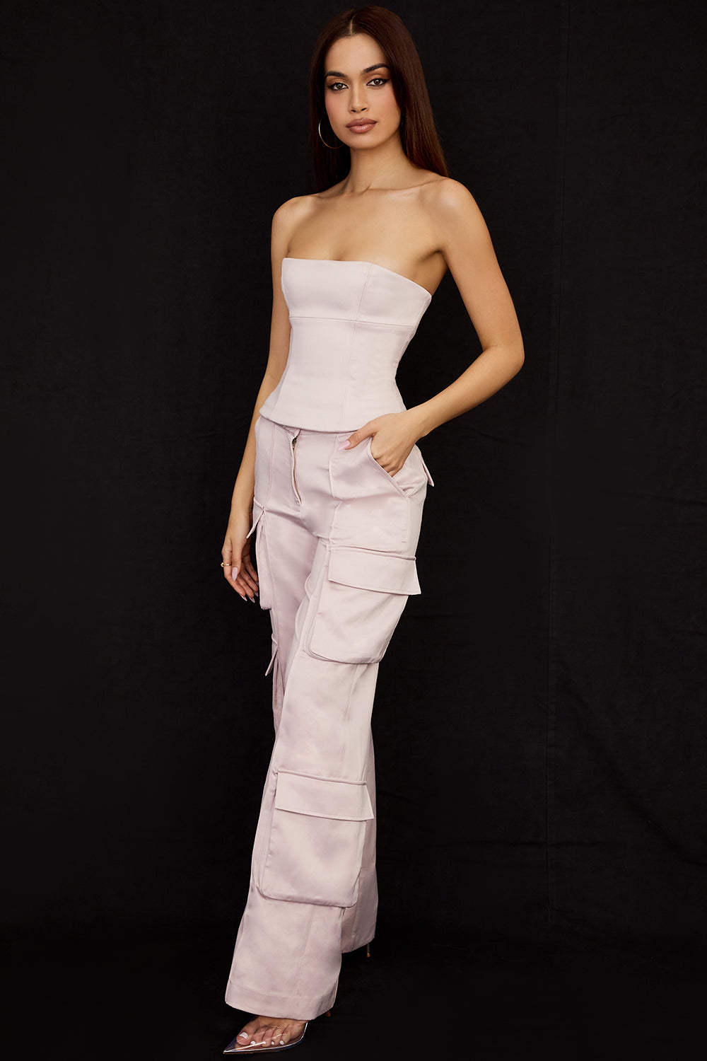 Pantaloni cargo con corsetto a gamba dritta senza spalline in raso di cristallo