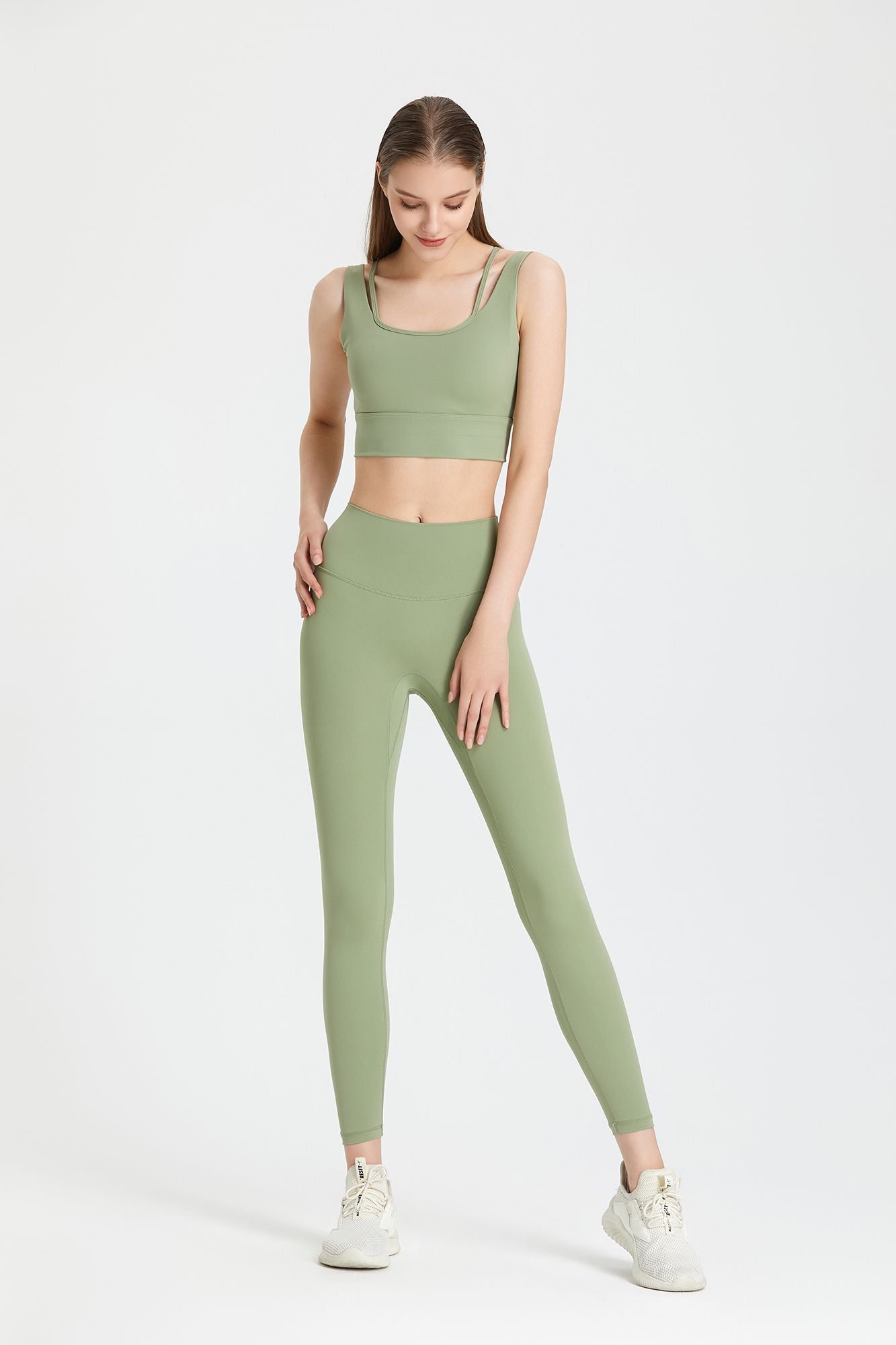 Reggiseno sportivo con profondo scollo a V e schiena scoperta