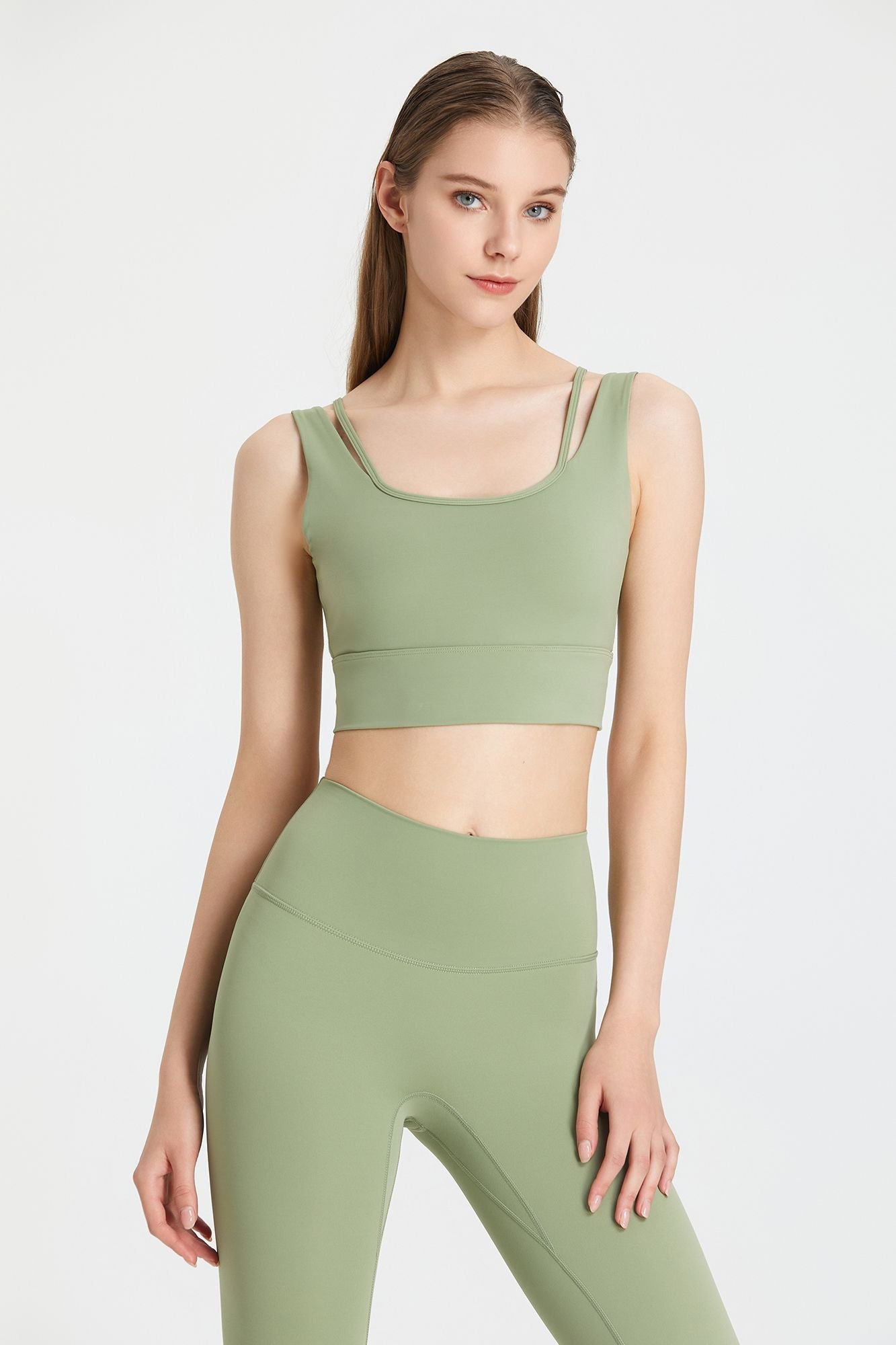 Reggiseno sportivo con profondo scollo a V e schiena scoperta