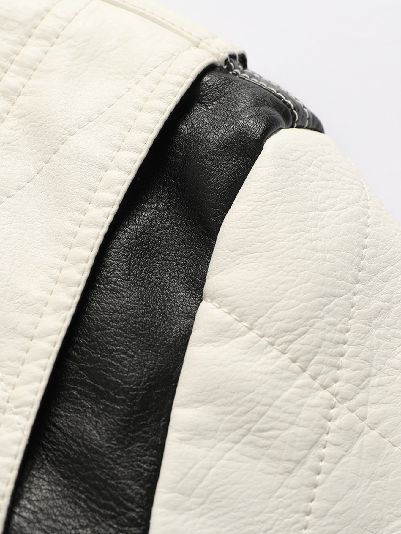 Giacca casual realizzata in pelle PU crosta