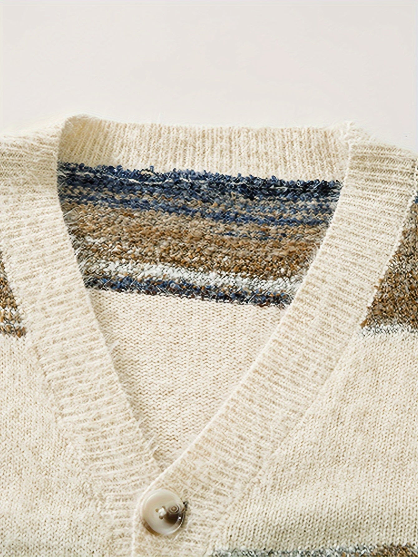 Elegante cardigan retr? con righe