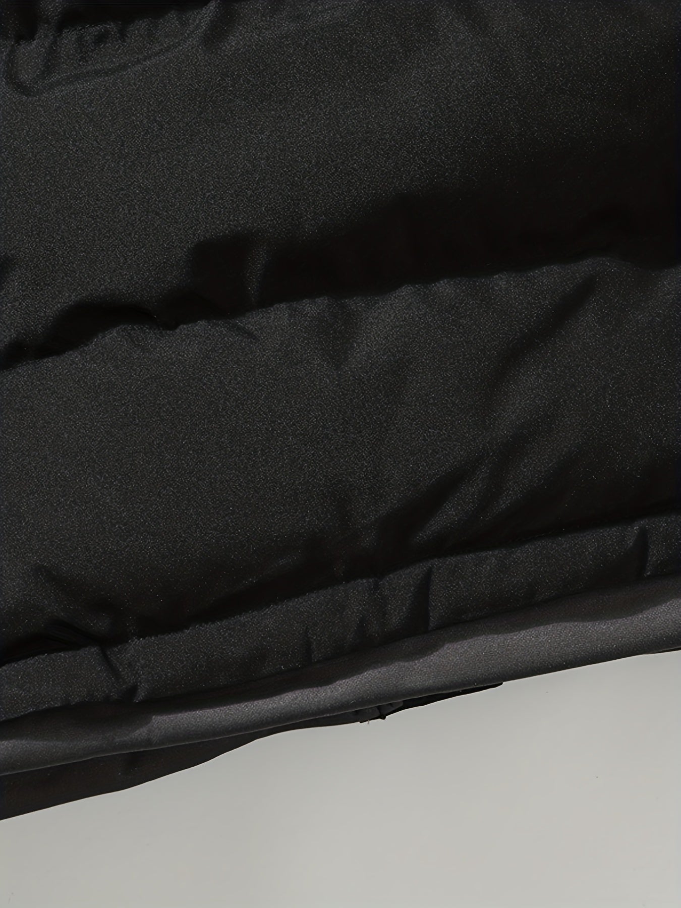 Calda giacca imbottita con cappuccio