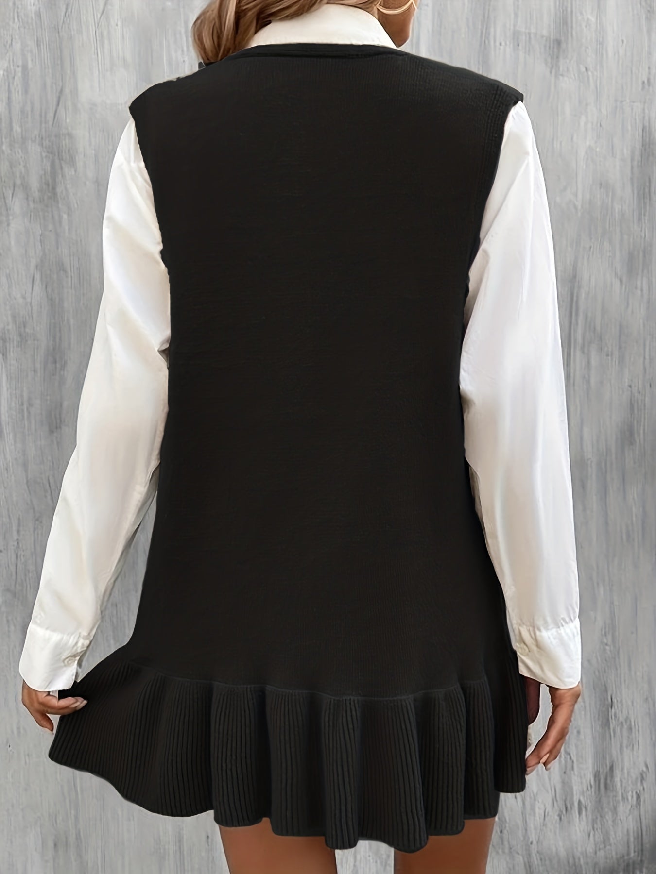 Abito in maglia con orlo arricciato