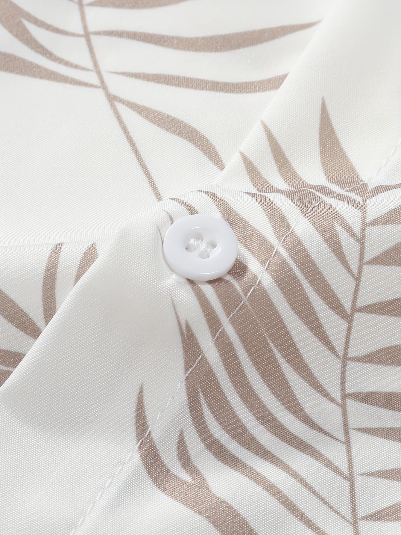 Set camicia e pantaloncini con stampa di foglie