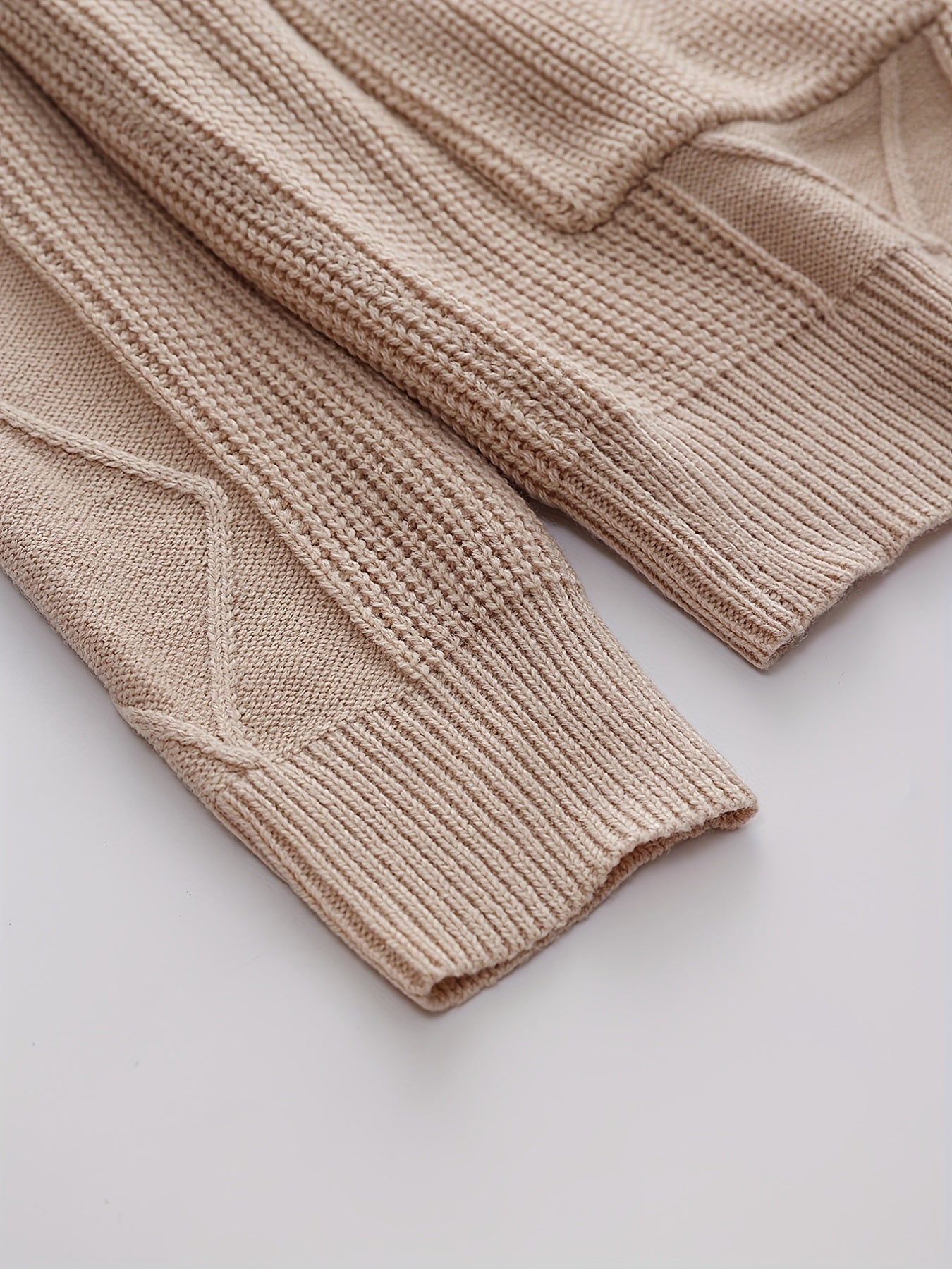 Elegante cardigan alto elasticizzato in beige