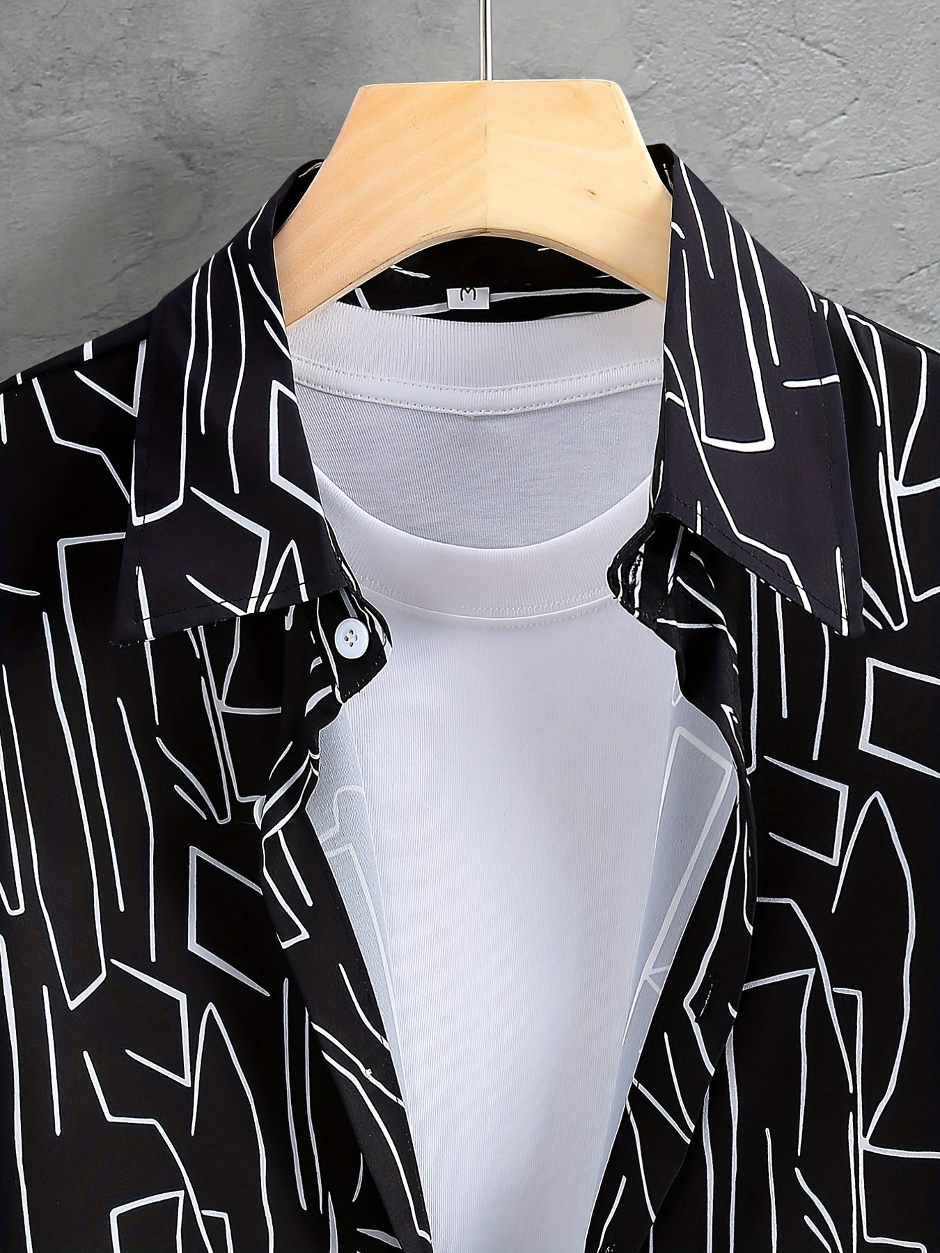 Maglia a maniche corte e pantaloncini larghi per l'estate