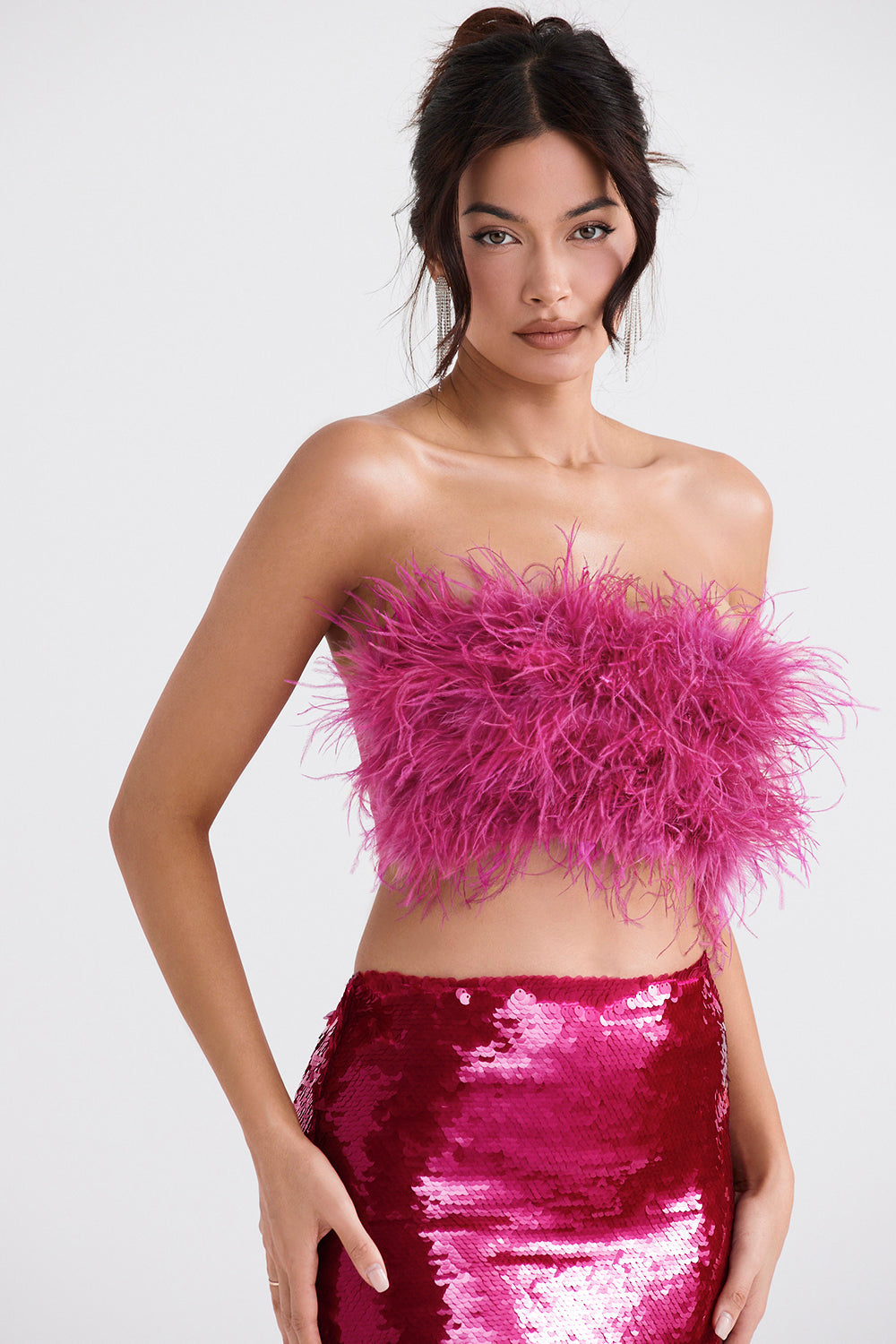 Fascia rosa brillante con paillettes e maxi gonna