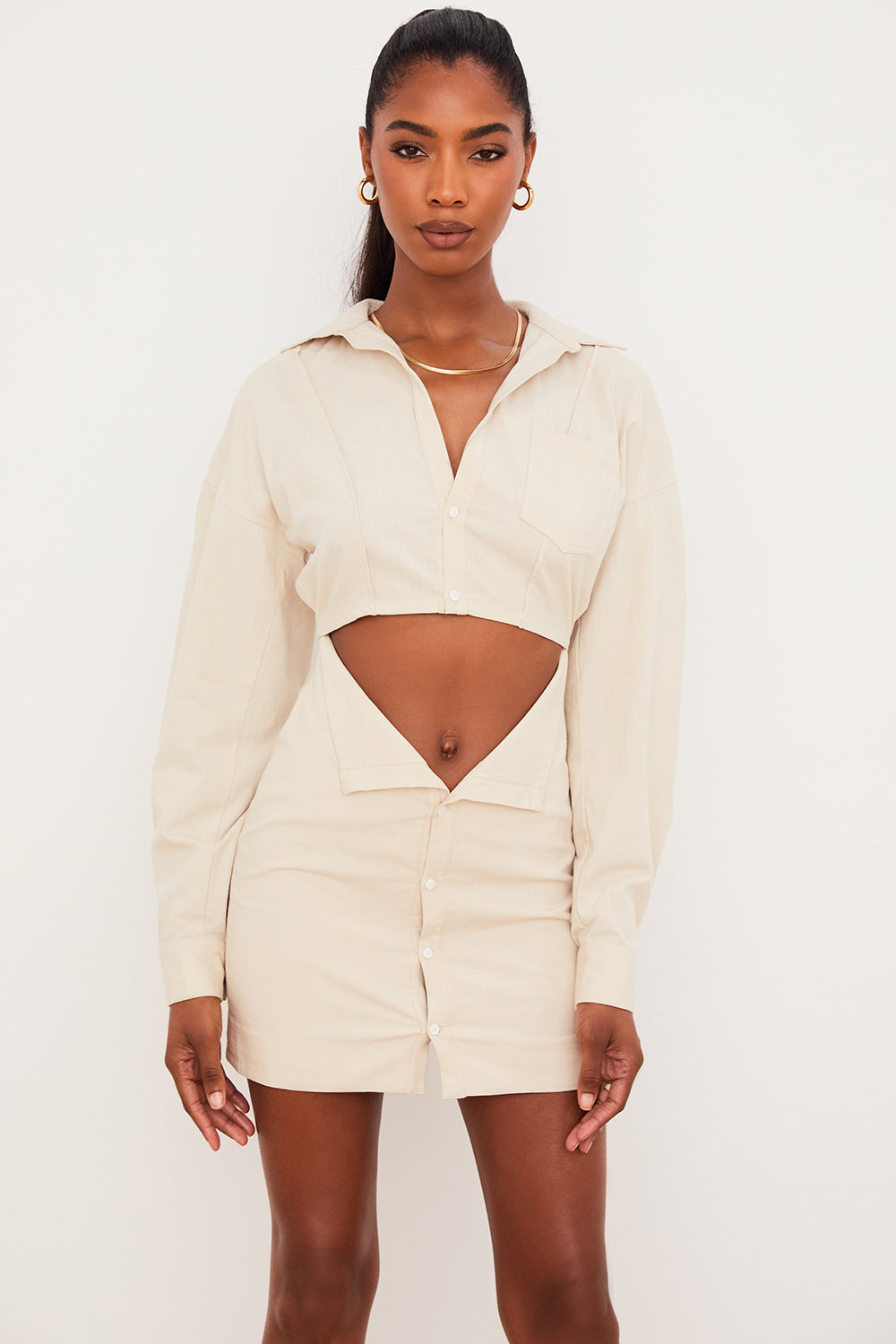 Vestito chemisier in lino beige con cut-out