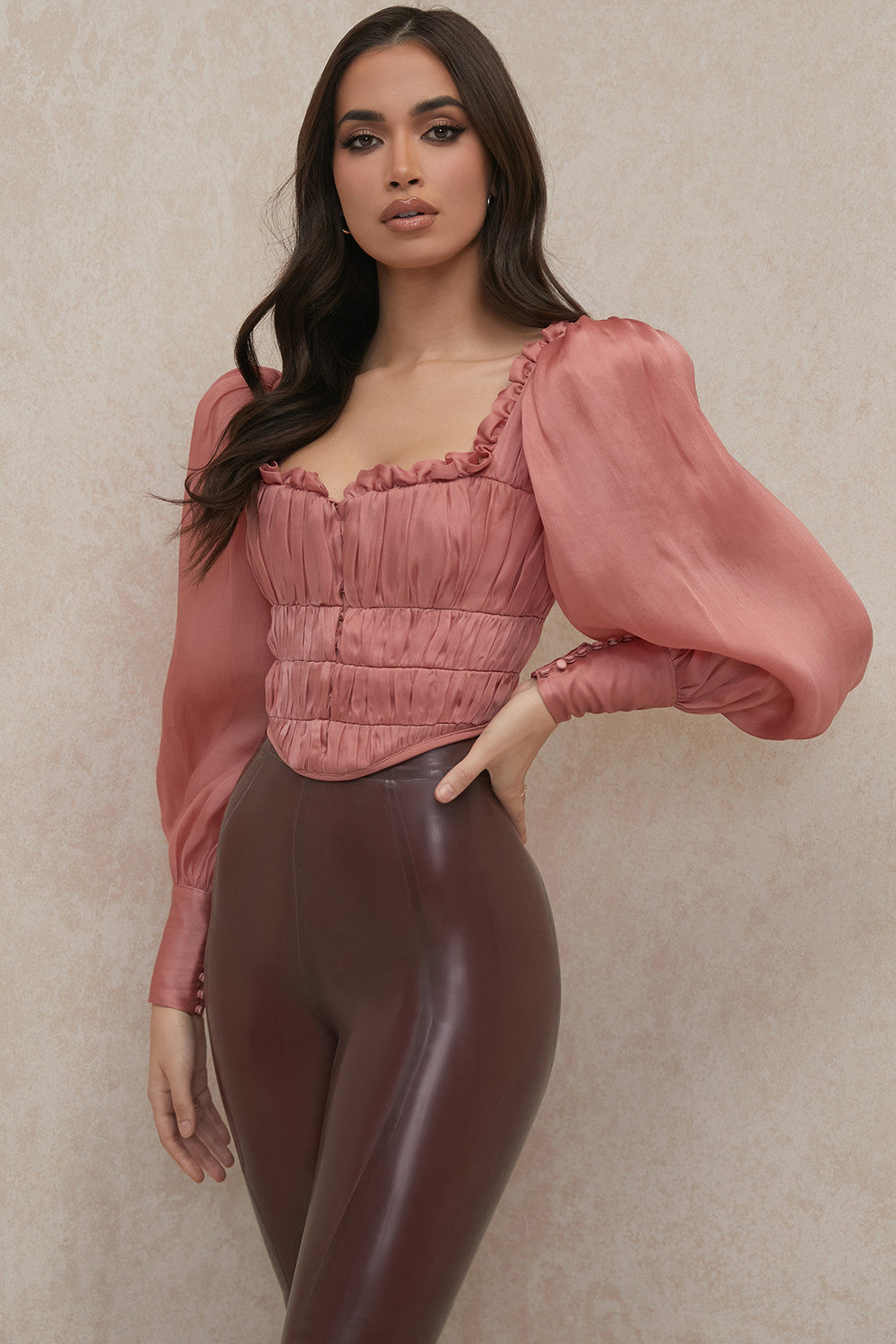 Corsetto in organza rossa con volant