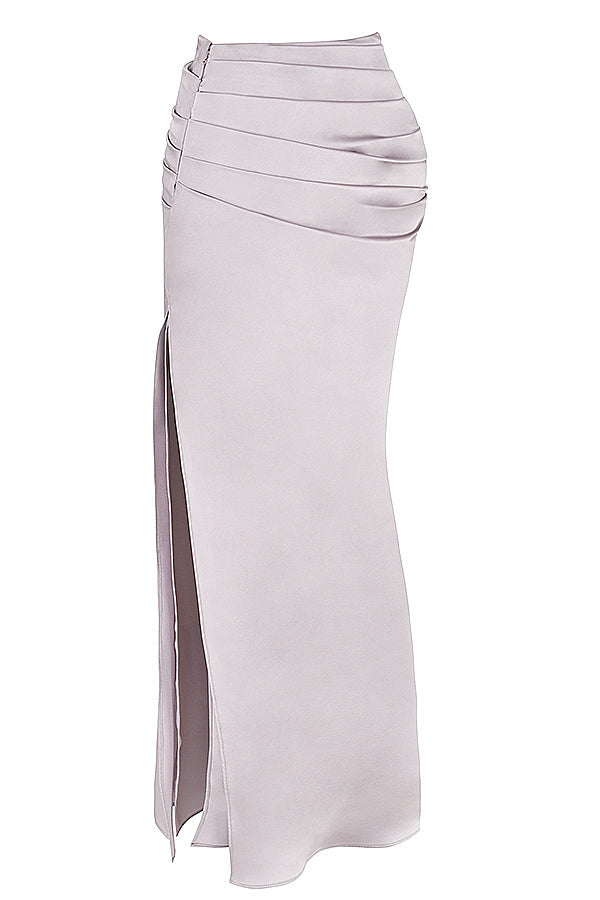 Corsetto grigio con ferretto e maxi gonna plissettata in raso
