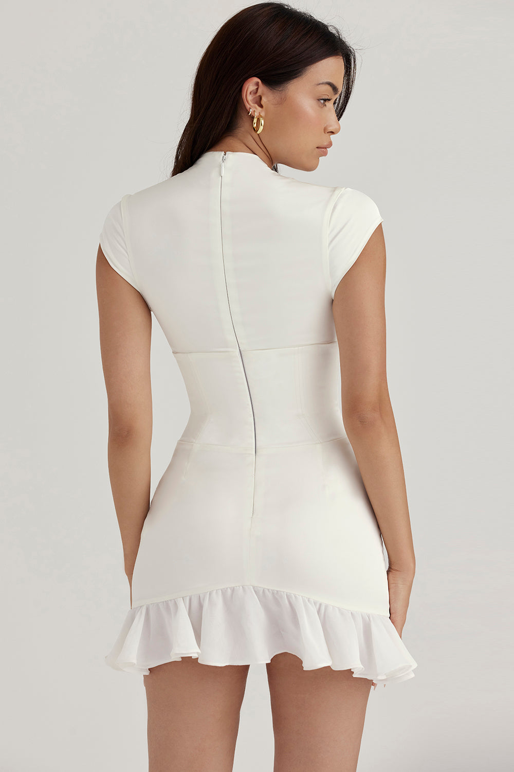 Abito con corsetto con volant