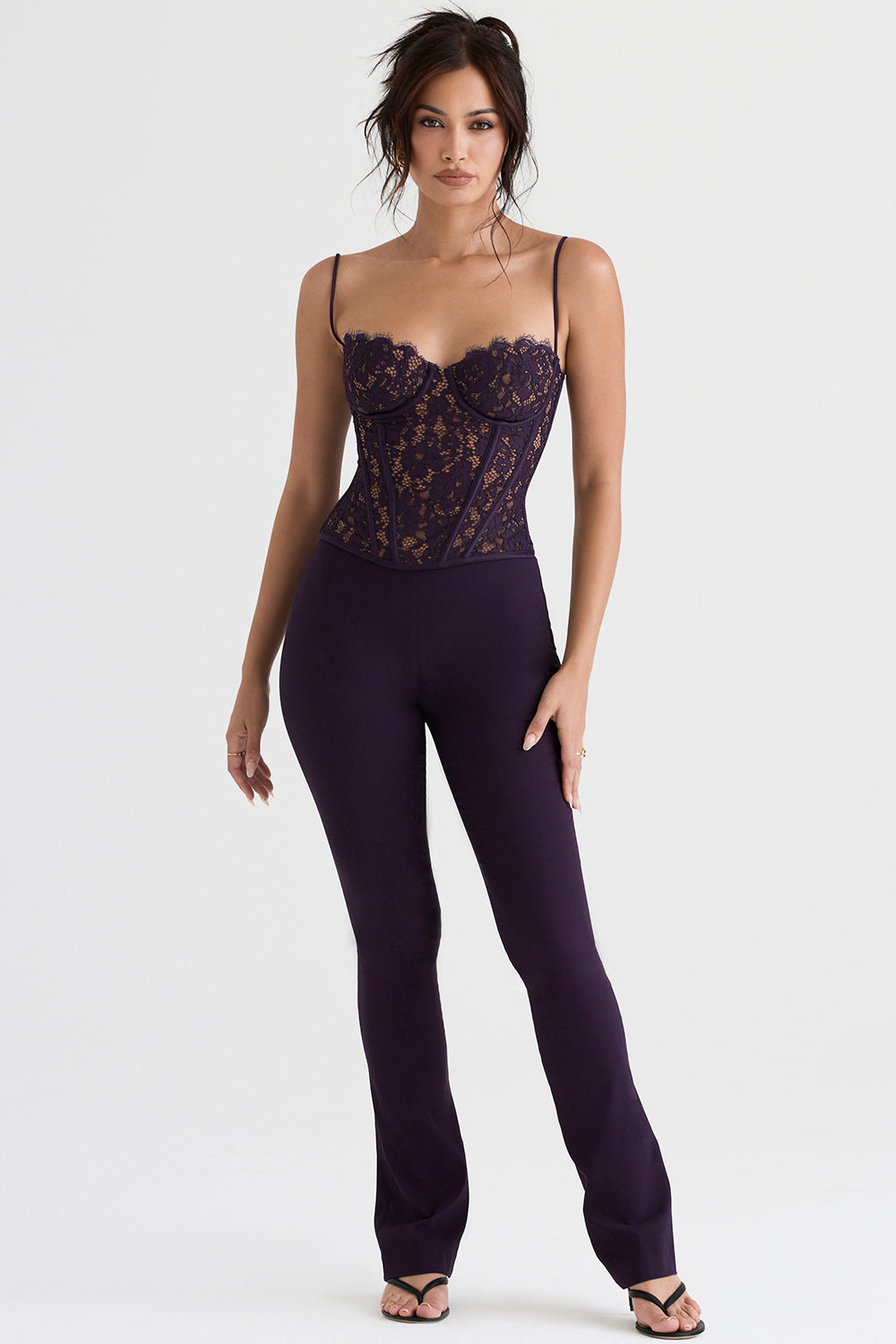 Corsetto con ferretto in pizzo Nightshade con pantaloni a vita alta