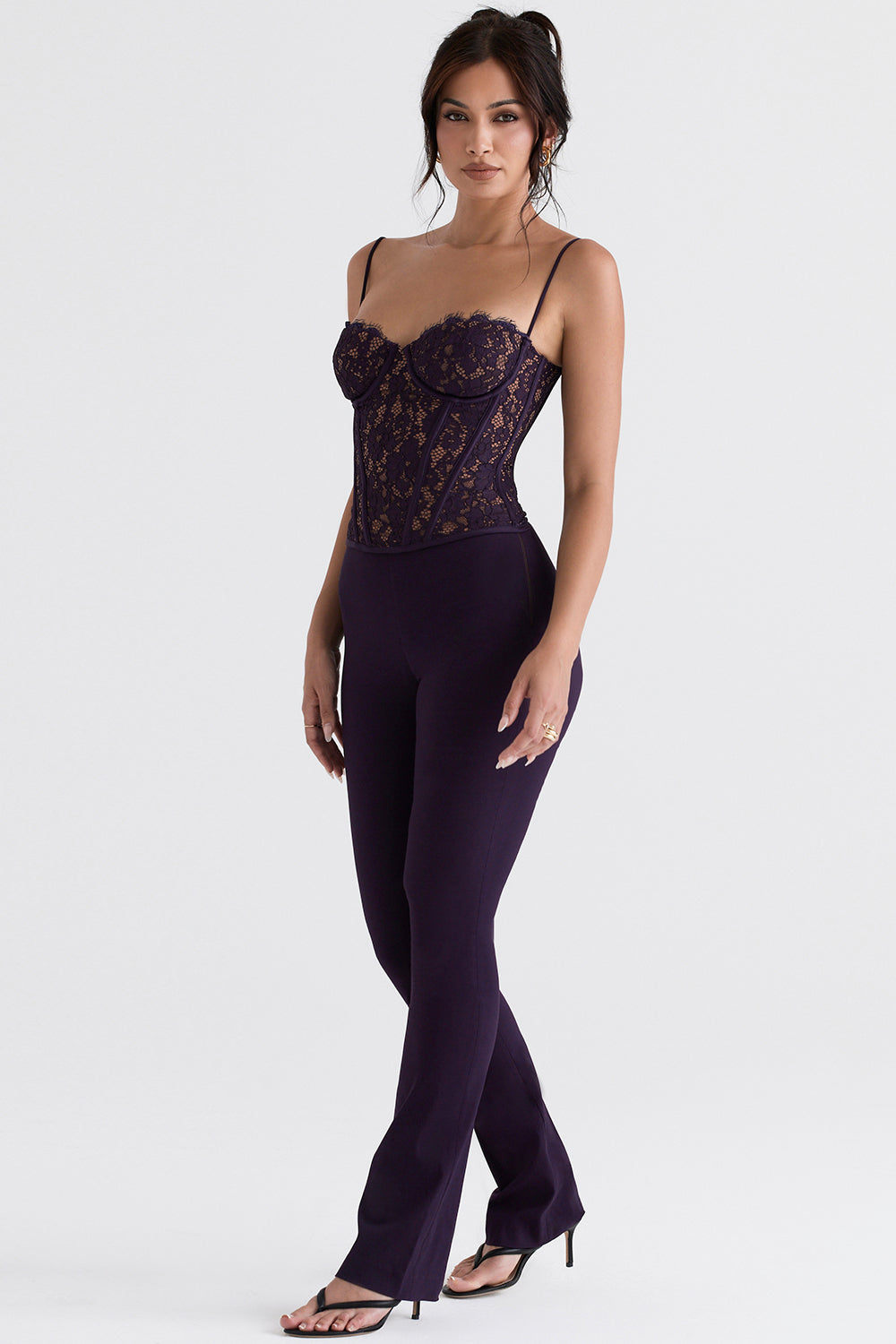 Corsetto con ferretto in pizzo Nightshade con pantaloni a vita alta