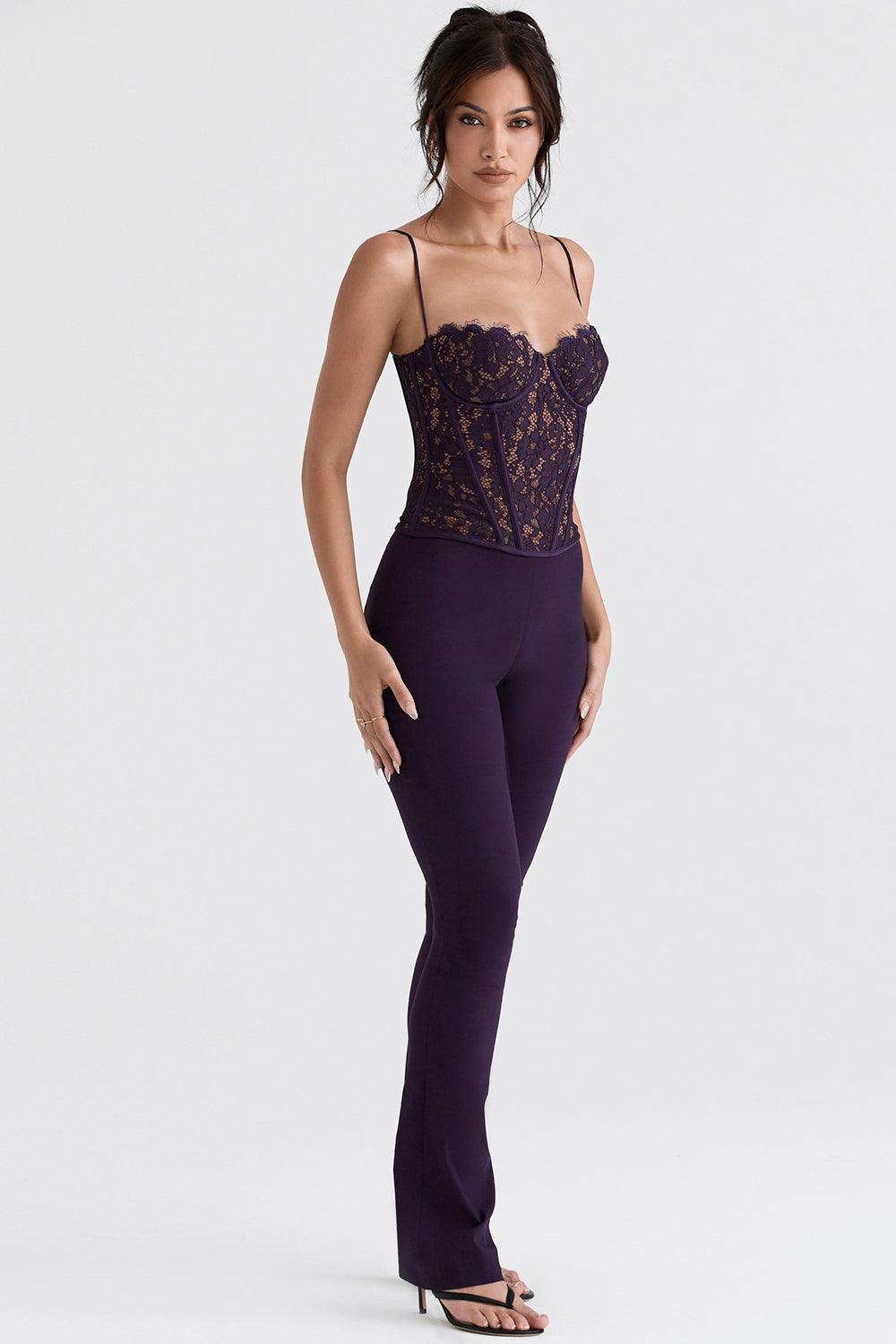 Corsetto con ferretto in pizzo Nightshade con pantaloni a vita alta