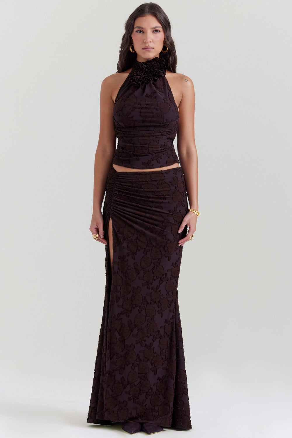 Top all'americana color cacao con gonna midi