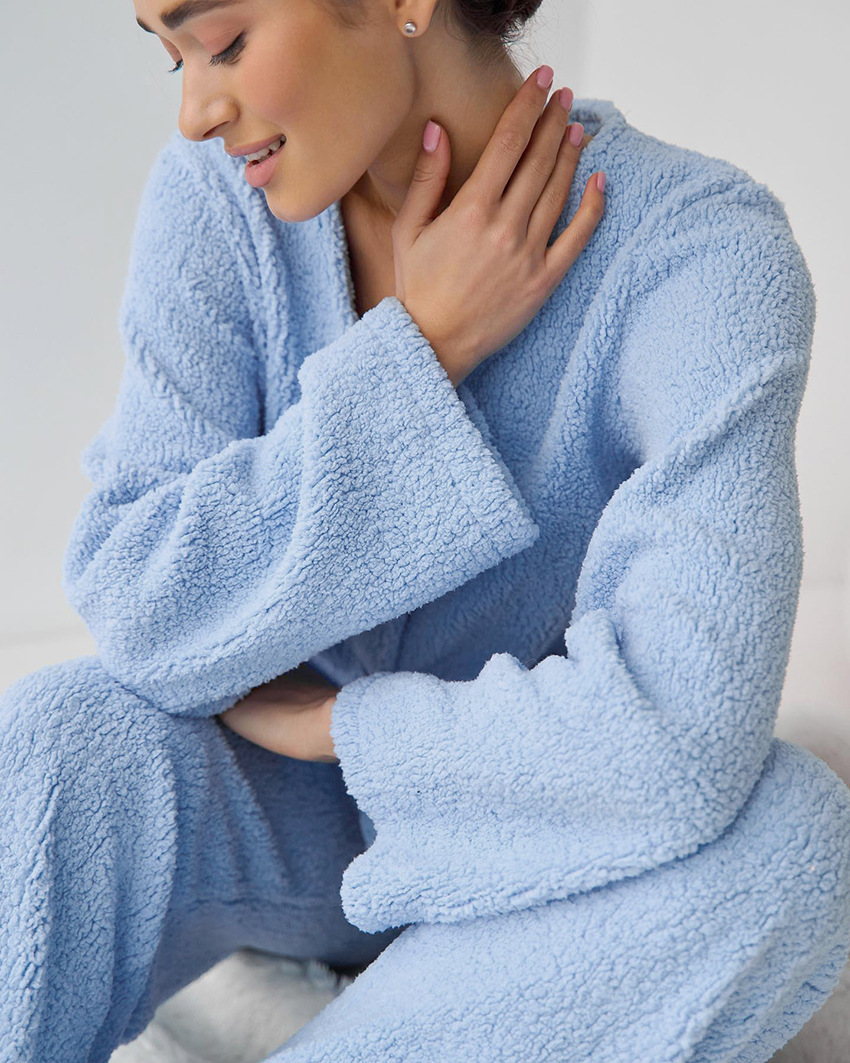 Pigiama da donna in lana blu a maniche lunghe