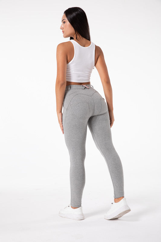 Leggings aderenti grigio chiaro a vita alta