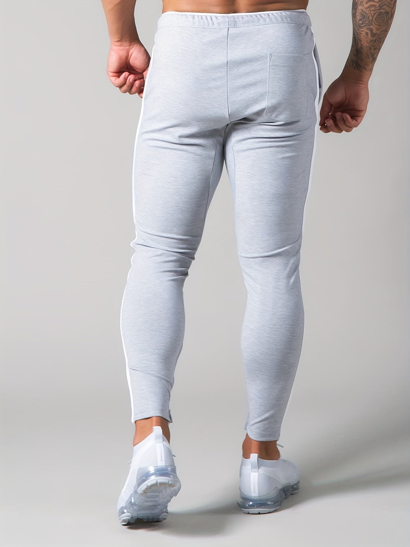 Pantaloni sportivi della tuta con motivo a righe