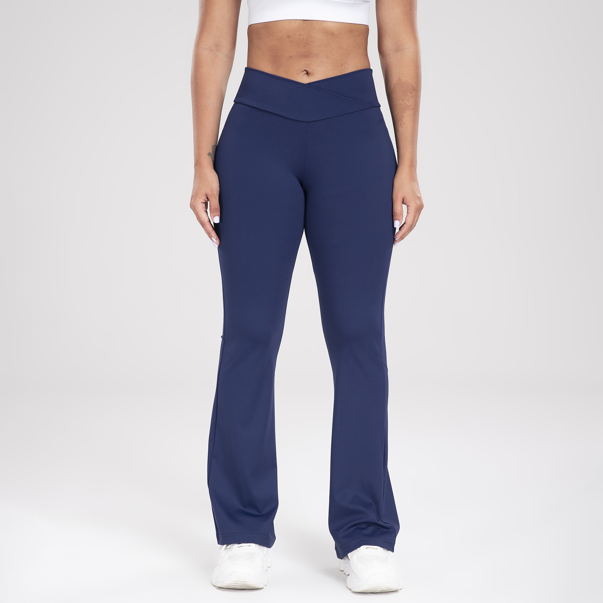 Pantaloni sportivi bootcut con ampia cintura