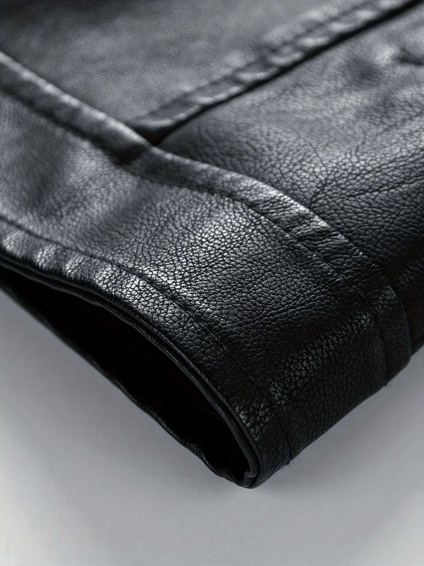 Giacca vintage in ecopelle per la primavera