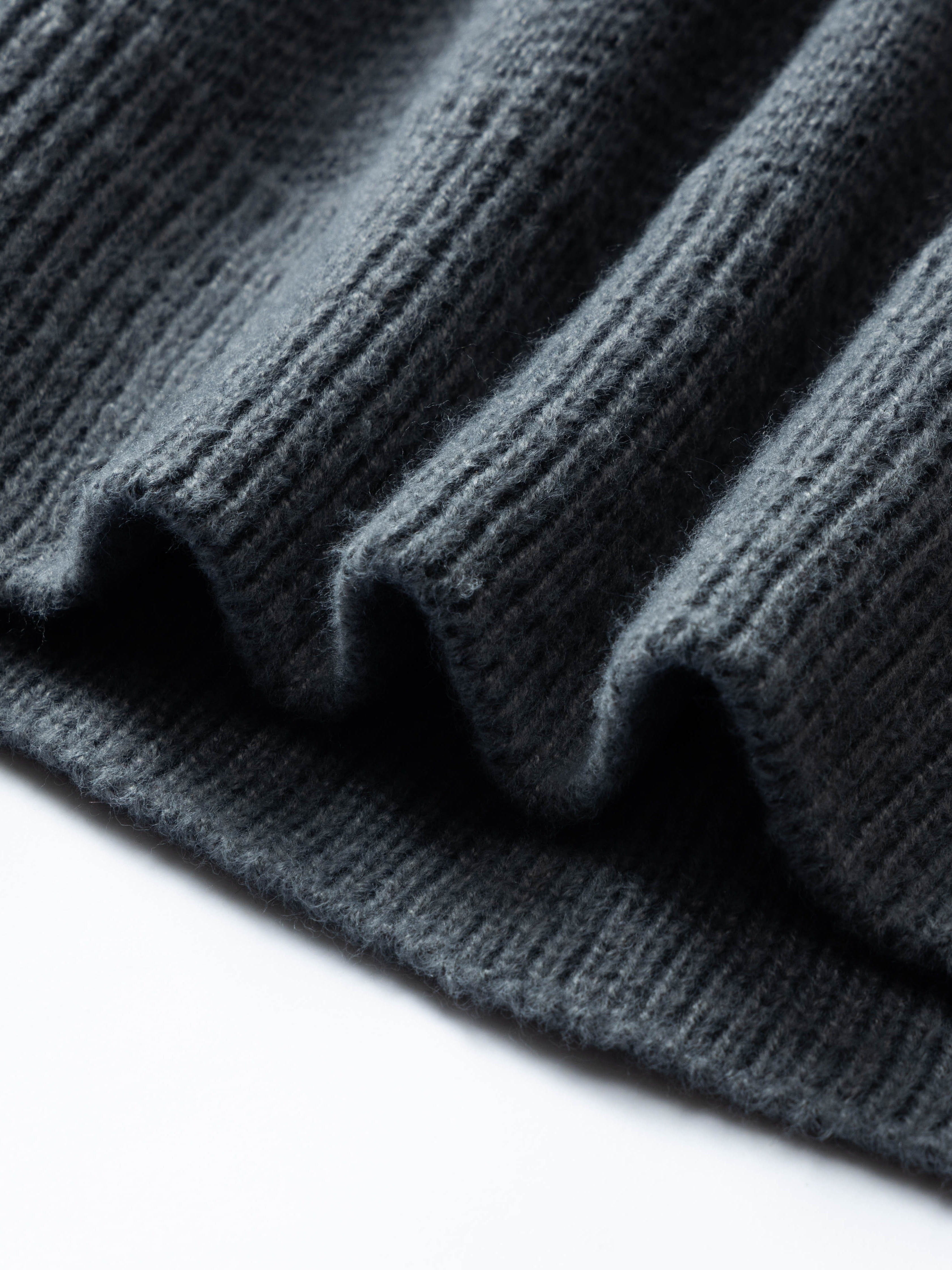 Maglione lavorato a maglia con motivo a rombi