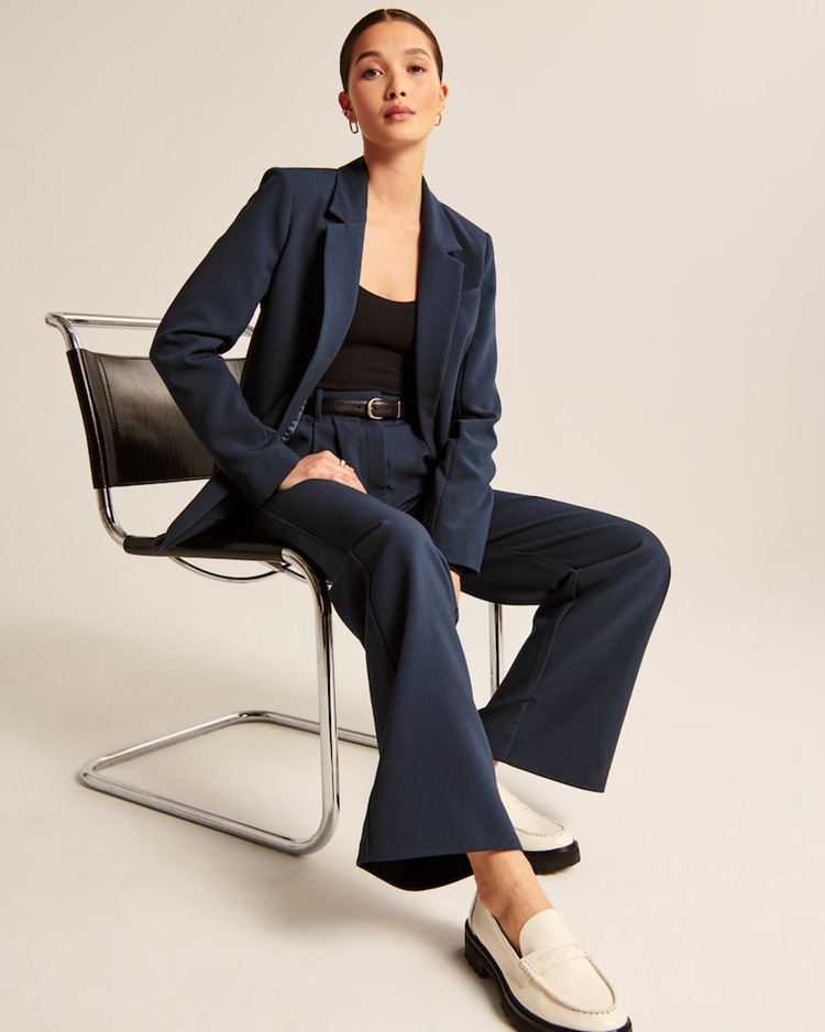 Pantaloni casual a gamba larga a vita alta da donna