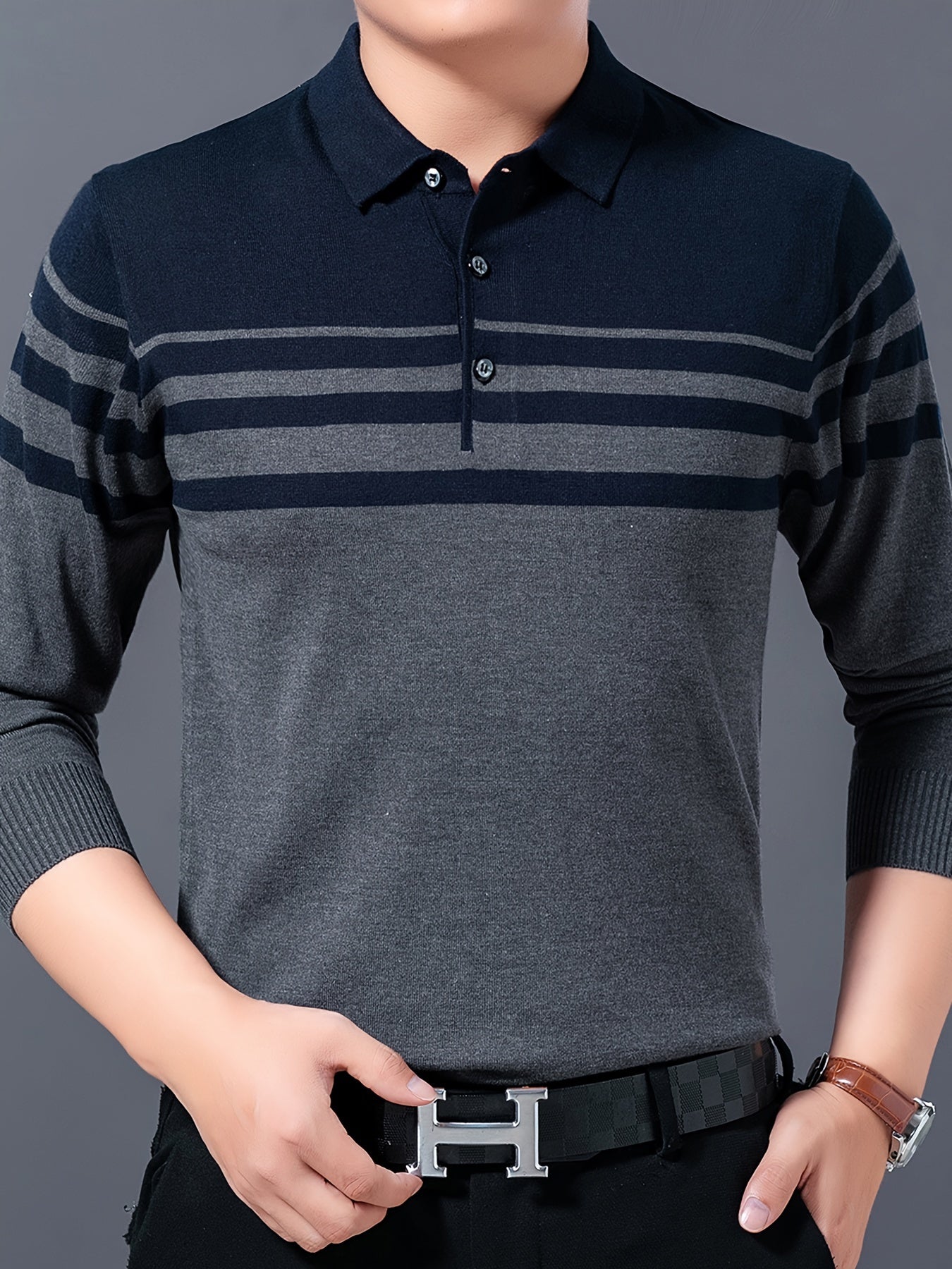 Elegante maglione con risvolto a righe da uomo