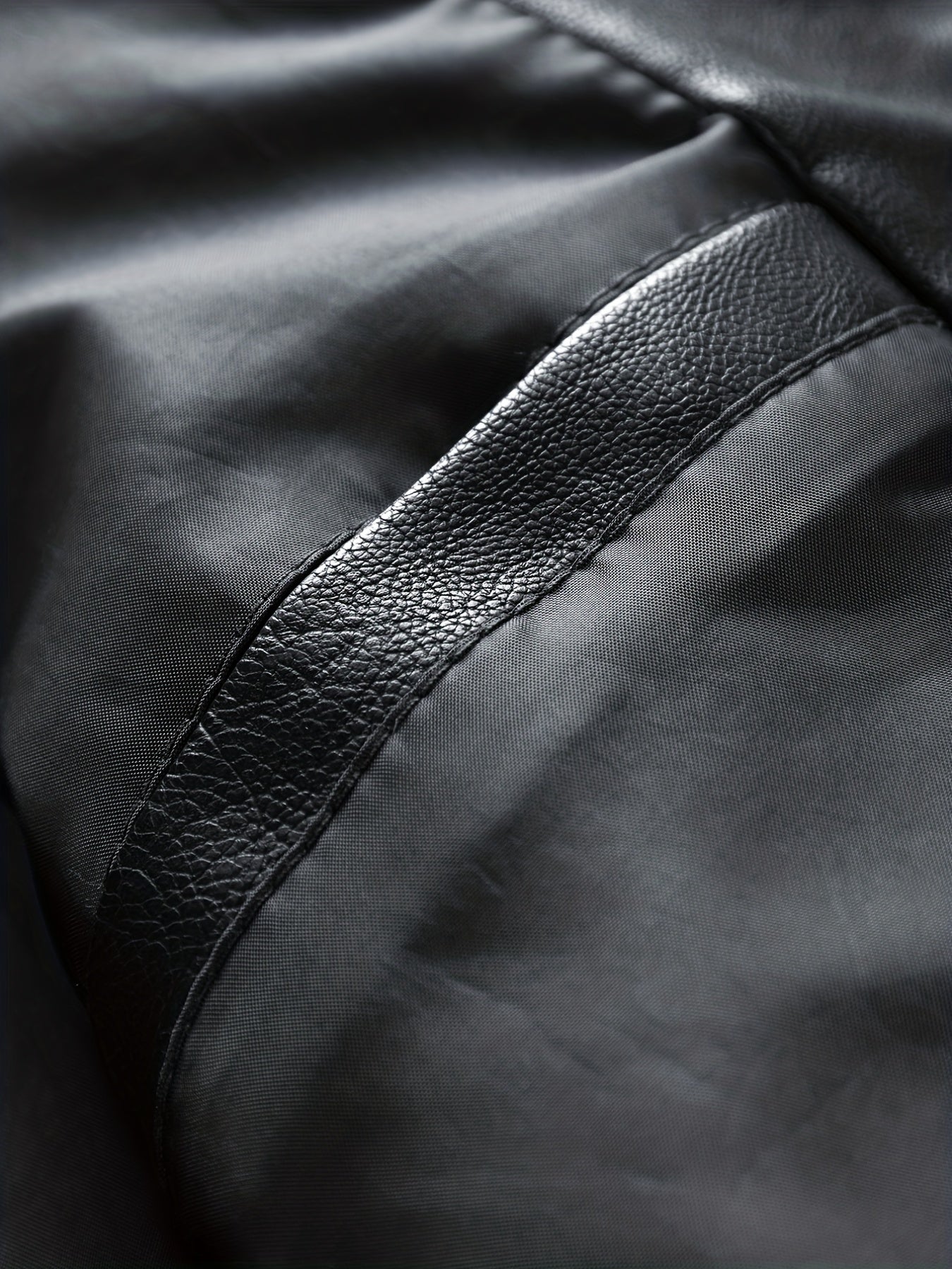 Giacca vintage in ecopelle per la primavera