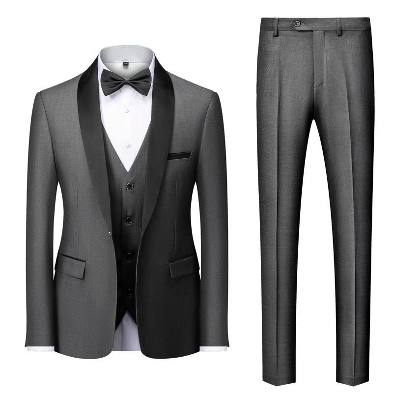vestito classico da uomo