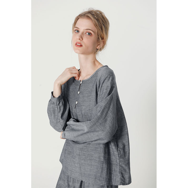 Completo da donna con t-shirt e pantaloni in stile denim a rete a doppio strato