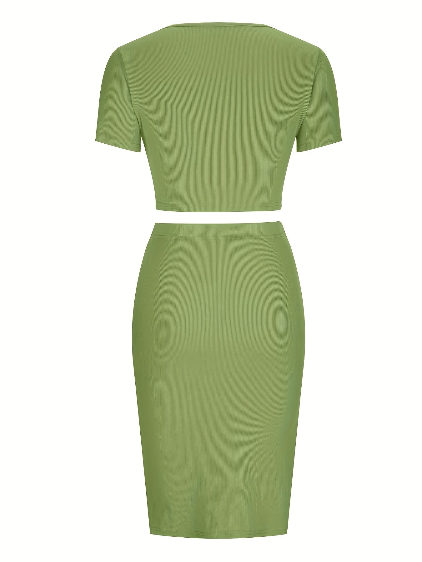 Set composto da top corto con cut-out e gonna aderente con spacco