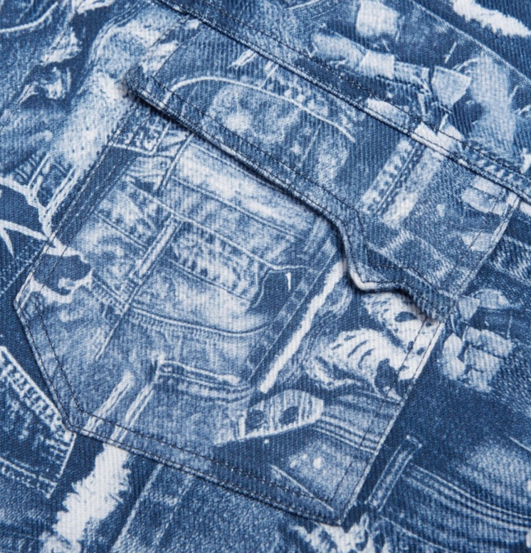 Camicia blu ampia