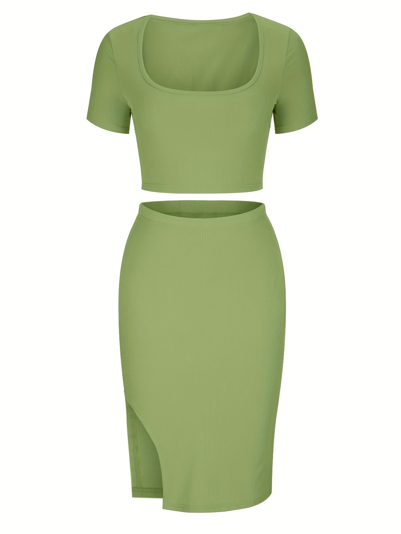 Set composto da top corto con cut-out e gonna aderente con spacco