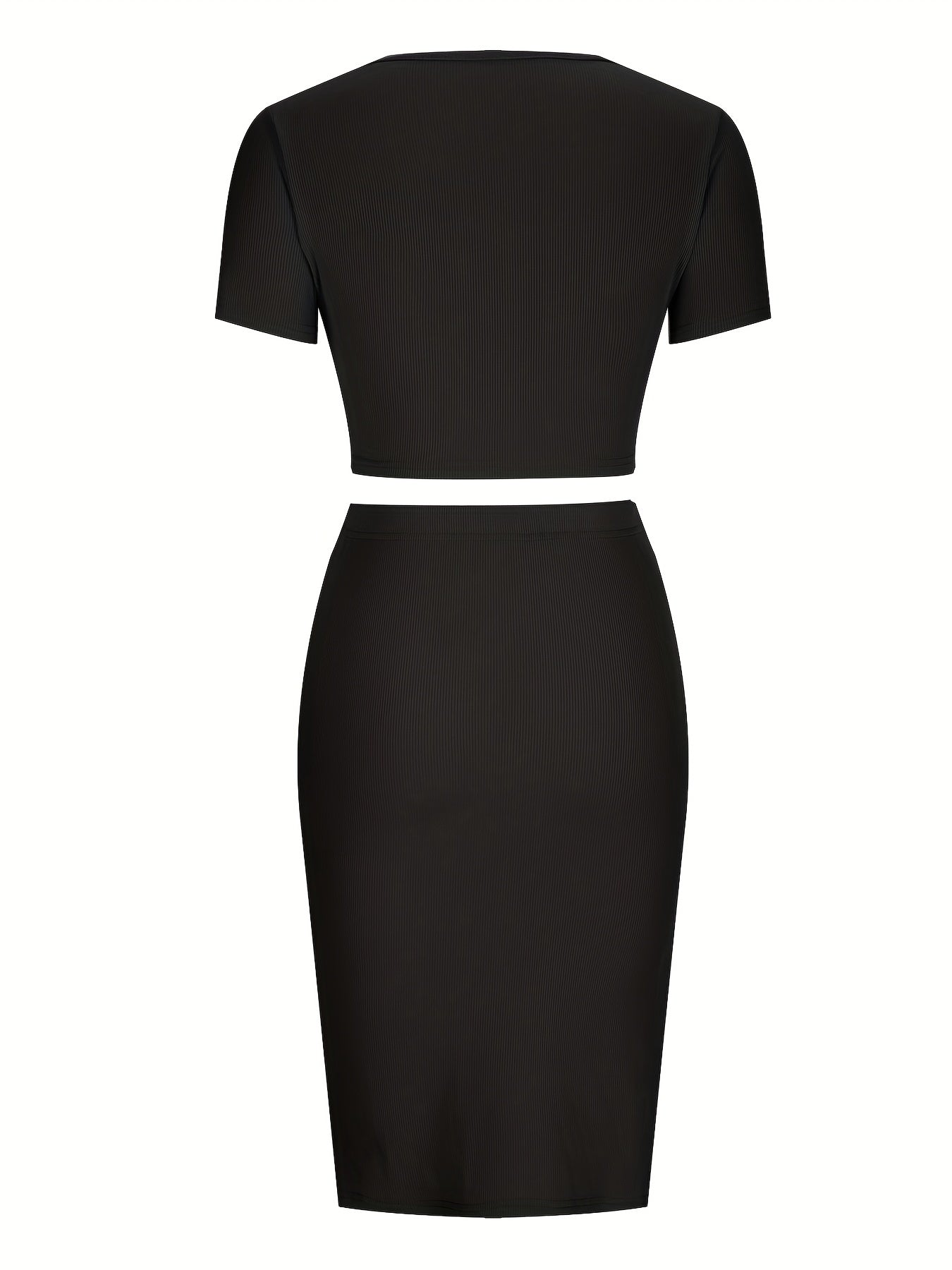 Set composto da top corto con cut-out e gonna aderente con spacco